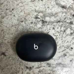 Beats Studio Wireless ear buds